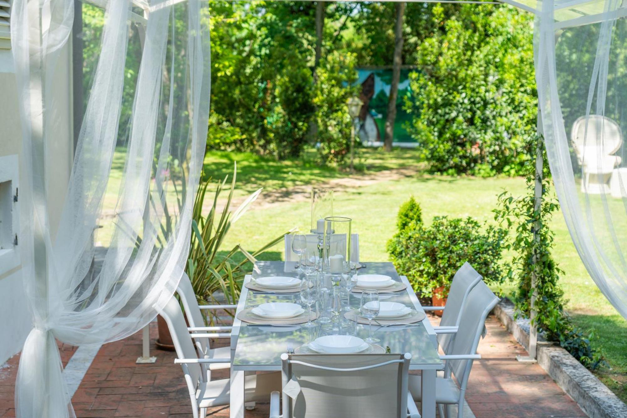 Villa Vittoria - Lusso Con Piscina, Tennis, Jacuzzi E Palestra Lucca Exterior photo